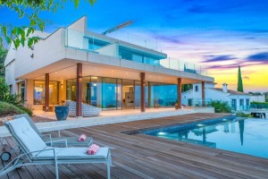 Villa with luxury design and views of the bay of Palma in Bendinat