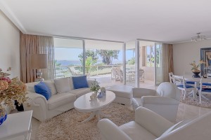 Wonderful 3 bedroom apartment with views of the sea in Cala Vinyas
