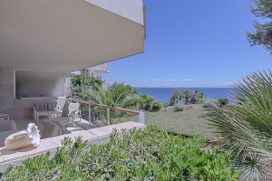 Wonderful 3 bedroom apartment with views of the sea in Cala Vinyas