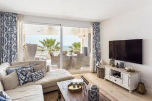 Idyllic seafront apartment with 4 bedroom and coastal view in Portixol, Palma