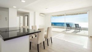 Modern 2 bedroom apartment with incredible sea views in Palmanova