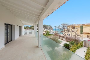 Modern 5 bedroom villa with pool, close to the sea in Santa Ponsa