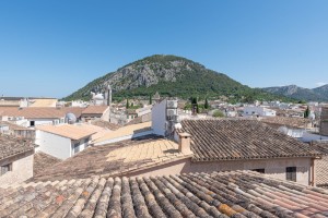 Traditional house with panoramic views from the roof terrace in the heart of Pollensa