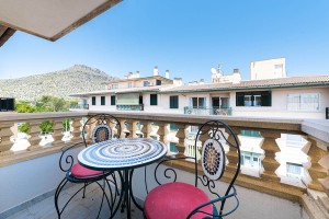 Two bedroom apartment with mountain view terrace in the centre of Puerto Pollensa