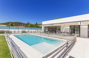 Top quality villa in a prestigious residential area near Pollensa golf course