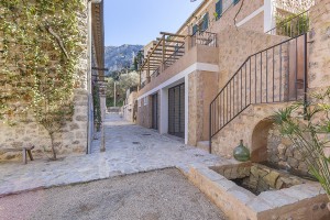 Beautiful town houses with stunning views in a new development in Deia