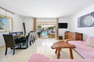 Contemporary villa with holiday license near the beach in Playa de Muro