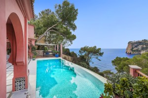 Glorious villa with sea views, a pool, gym  and spa in Puerto Andratx