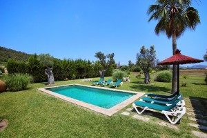 Country house with pool for sale in a stunning location between Alcudia and Pollensa