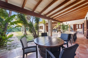 Spacious villa with holiday rental license in Crestatx near Pollensa old town