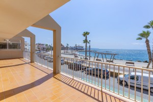 Bright and spacious sea view apartment by the beach in Portixol, Palma