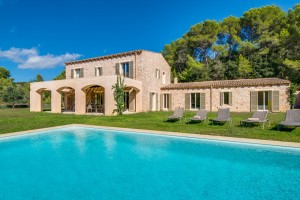 Quality villa with holiday rental license in the northeast of Mallorca