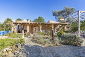 Two bedroom finca needing renovation in the countryside of Pollensa