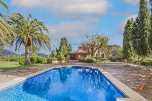 Delightful country home with guest house in a peaceful location near Pollensa