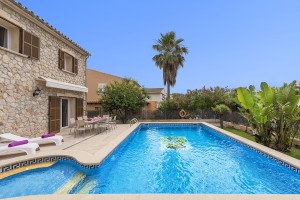 Attractive villa with private pool close to the beaches in Puerto Alcudia