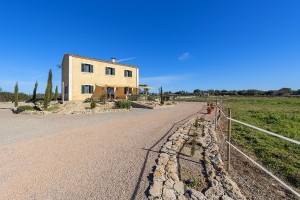 Idyllic family home with panoramic views in Maria de la Salud