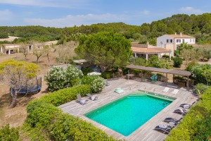 Peaceful country home with guest accommodation in Sant Joan