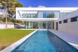 Beautifully designed, ultra-modern villa with pool in Santa Ponsa