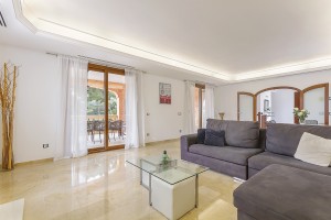 Spacious 4 bedroom villa with private pool and wonderful views in Palmanova