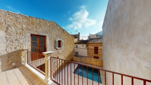 Refurbished 3 bedroom house with private pool in the centre of Pollensa