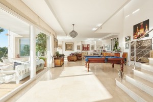 Elegant 5 bedroom villa close to the golf course in Bendinat