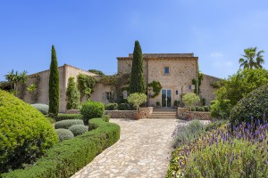 Charming stone finca with guest cottage in a peaceful area near S'Horta, Felanitx