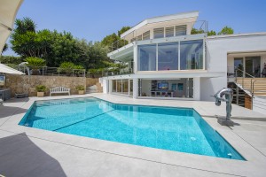 Fabulous 6 bedroom villa with heated pool in a prestigious area of Son Vida