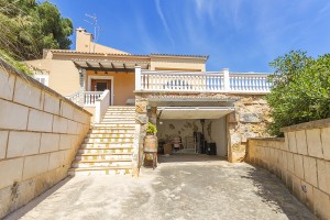 Detached villa with swimming pool and incredible views in Costa d´en Blanes
