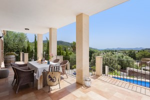 Fantastic family villa with distant sea views in a residential area near Pollensa