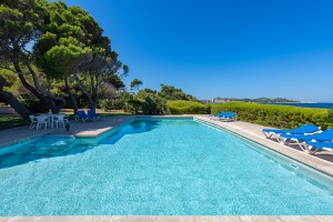 Frontline villa with private pool and sea views in Capdepera