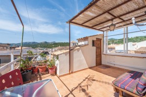 Traditional village house close to all amenities in the centre of Pollensa town