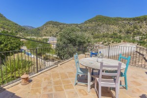 2 bedroom town house with terrace and garage near Palma, in Puigpunyent