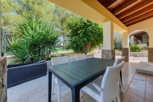 Lovely villa with garage and plenty of outdoor space in Puerto Alcudia