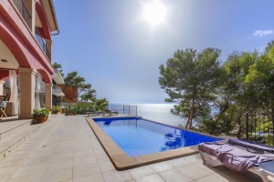 Mediterranean style villa with lift and summer kitchen in a quiet area of Puerto Andratx