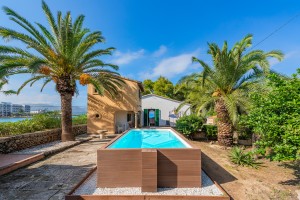 Seafront villa with incredible views and rental license close to the beach in Alcudia