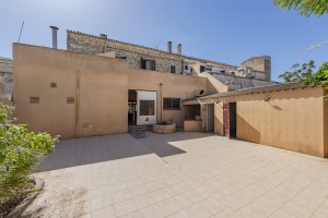 Unmissable town house and investment opportunity in Felanitx