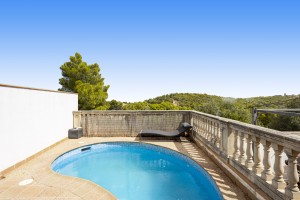 Characterful 3 bedroom house with studio and fantastic views in Génova, Mallorca