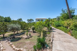 Spacious villa in a prestigious residential area not far from Pollensa golf course