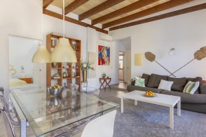 Fantastic penthouse apartment overlooking the square in Palma