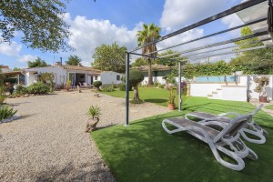 Lovely villa with pool in a residential area near Pollensa