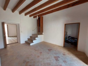 Great investment property: Spacious town house to renovate in Santanyí