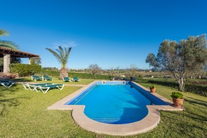 Peaceful 4 bedroom finca with rental license and panoramic countryside views in Santa Margalida