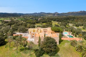 Lavish country retreat with courtyard and lots of peace and privacy in Artá