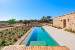 Top quality country retreat on a huge private plot near Cala Varques, Manacor