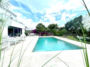 Luxury villa with fantastic outside space and a pool in Palmanova