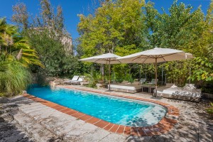 Restored designer finca with hotel license and pool in a peaceful area of Campanet