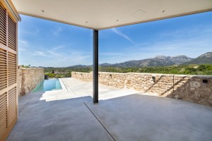 Modern mountain view house with pool close to amenities in the town Campanet