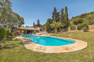 Authentic country house with pool and rustic terraces in a tranquil area near Pollensa