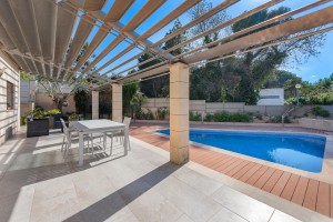 Delightful and spacious villa with pool near the beaches in Bonaire, Alcudia
