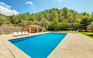 Impressive finca with pool, mountain views and luxury finishes in Bunyola